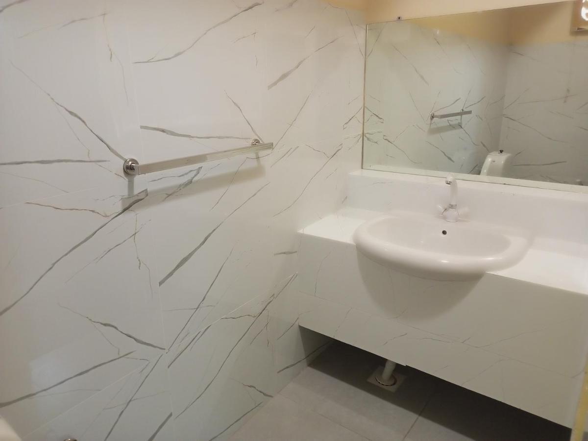 Canal view hotel - Housity