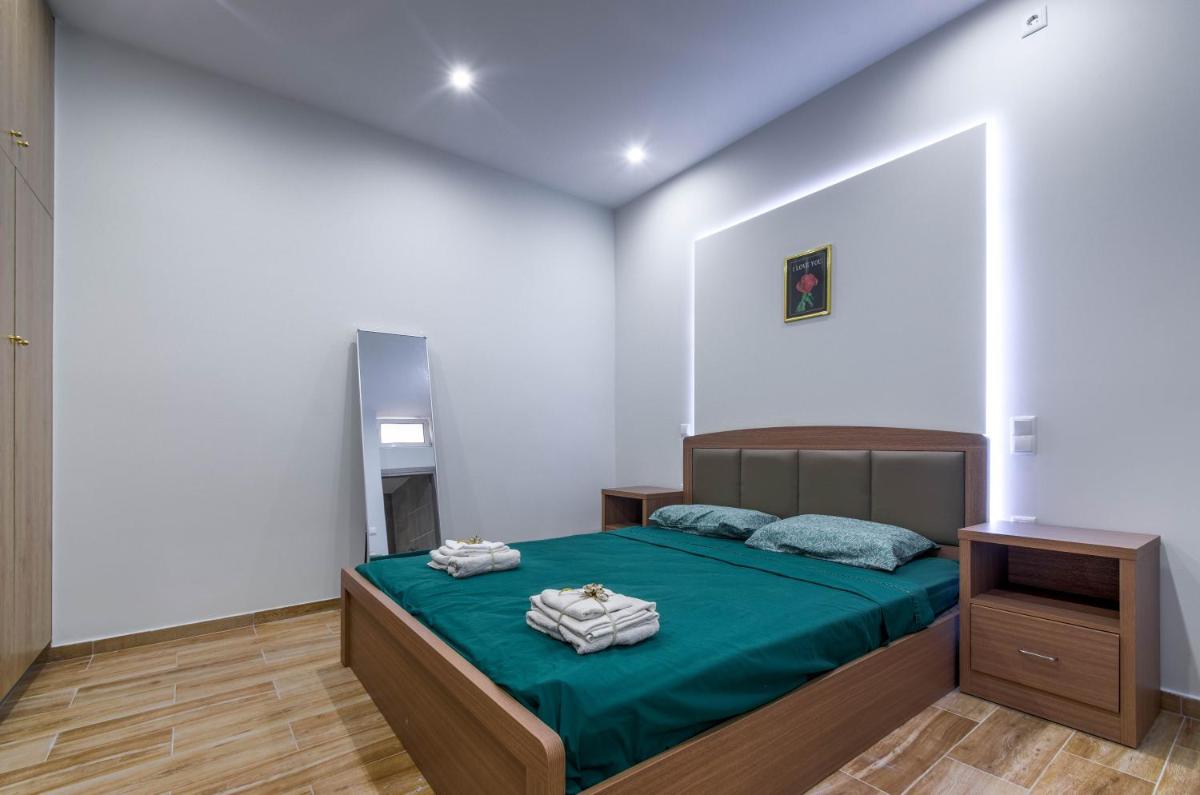 Suitetrails - Renovated 2BD house close to Pireus port