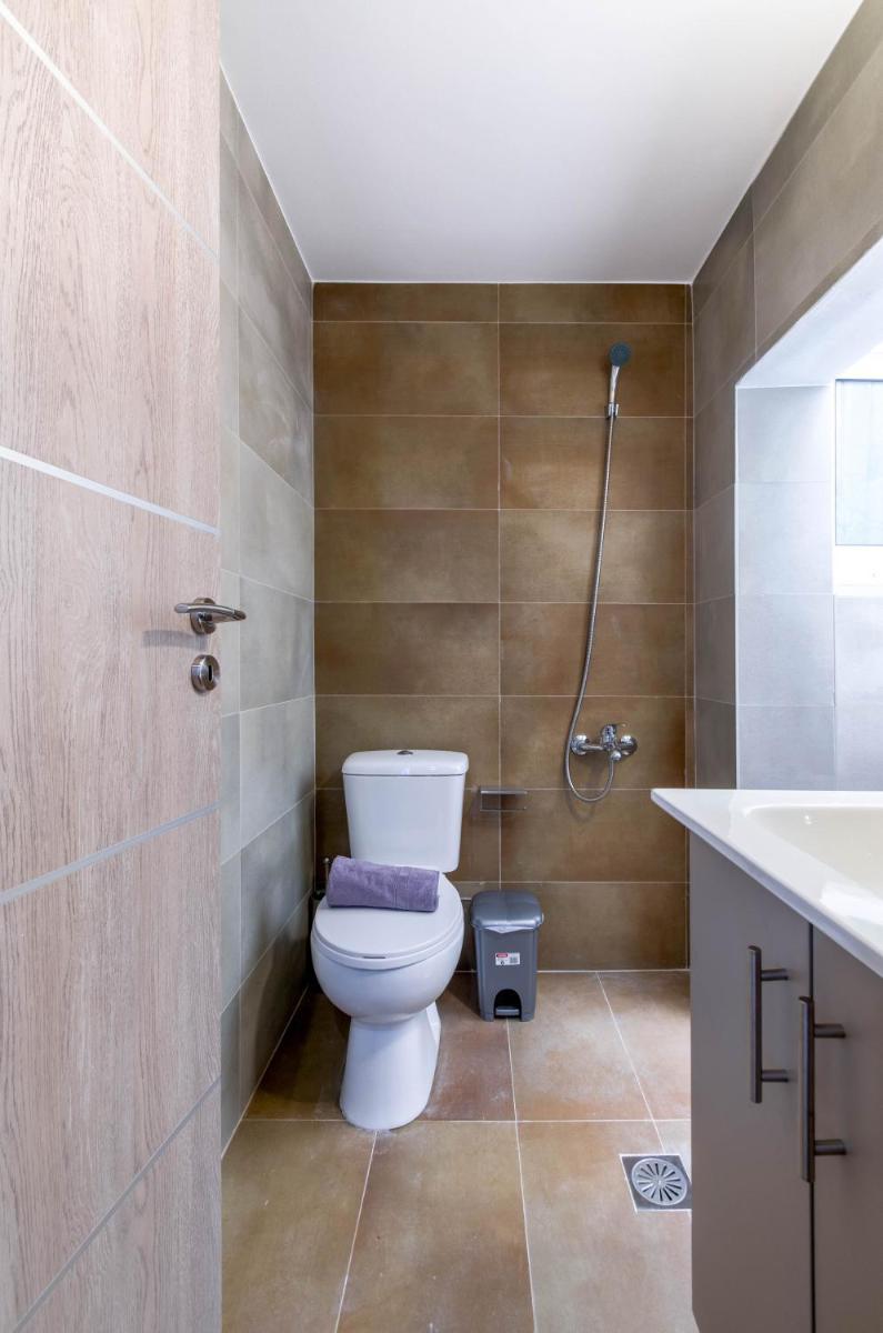 Suitetrails - Renovated 2BD house close to Pireus port