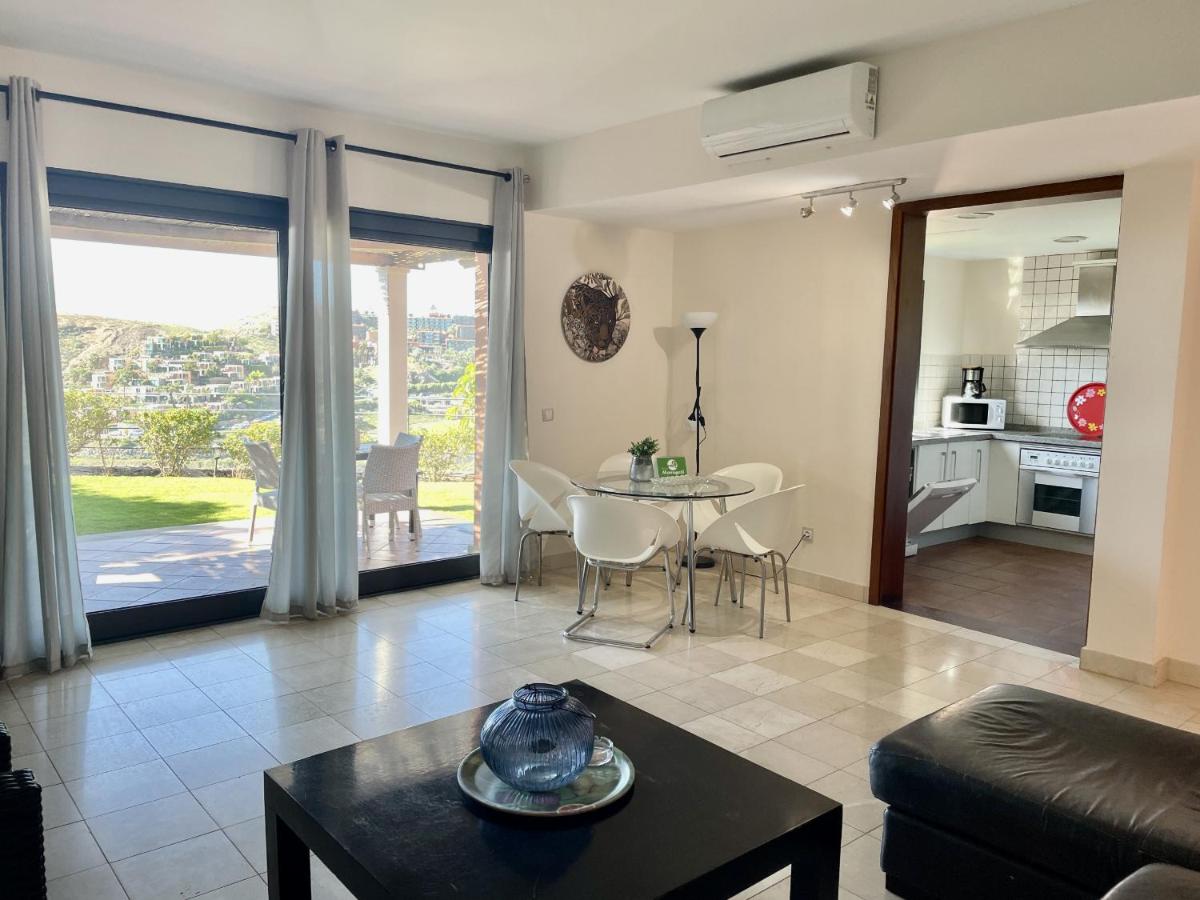 Suitetrails - HomeForGuest Villa 10 in Salobre Golf with great views to the golf course