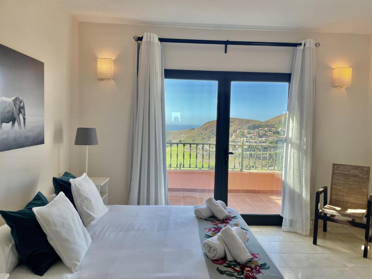 Suitetrails - HomeForGuest Villa 10 in Salobre Golf with great views to the golf course