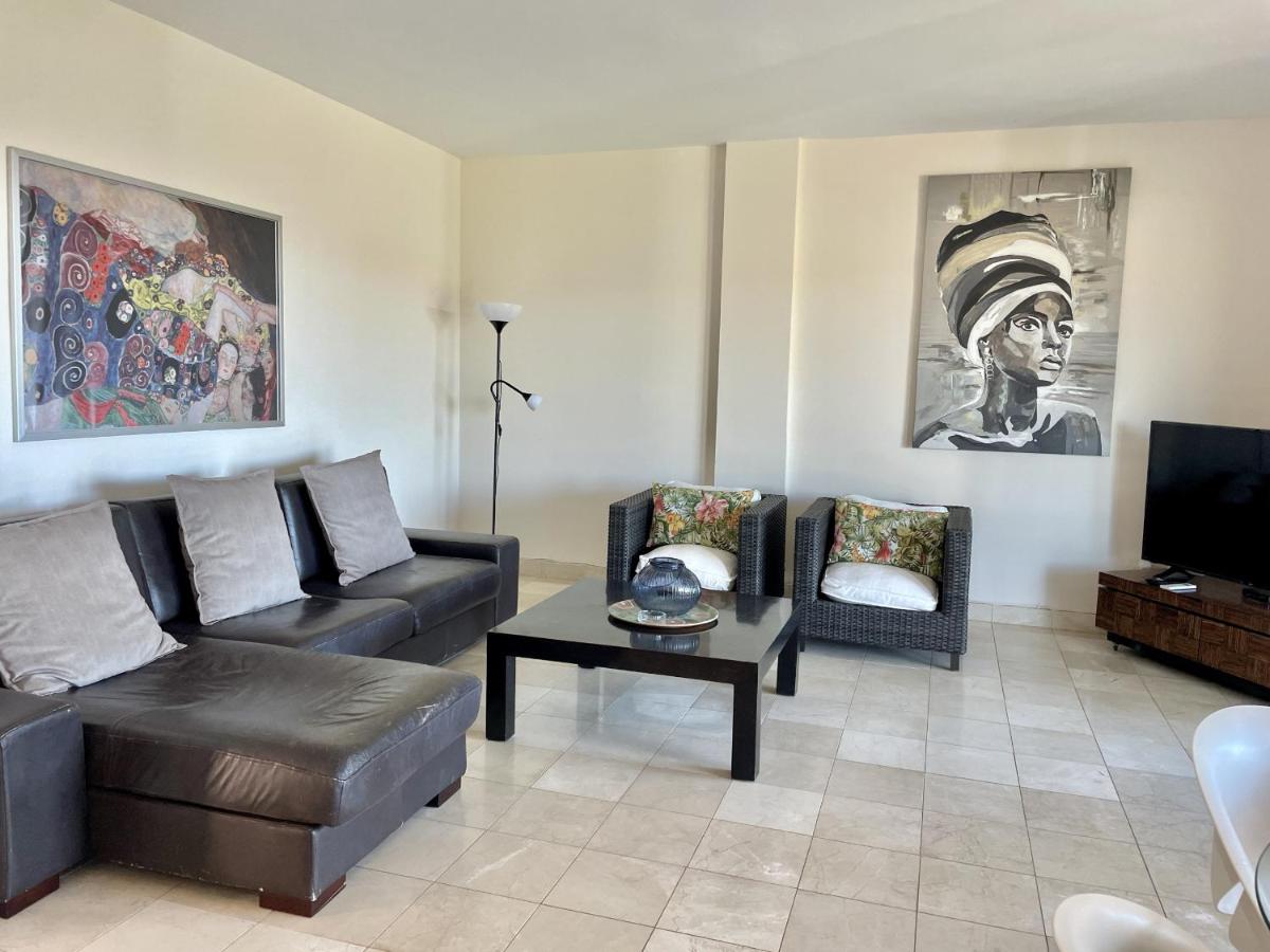 Suitetrails - HomeForGuest Villa 10 in Salobre Golf with great views to the golf course