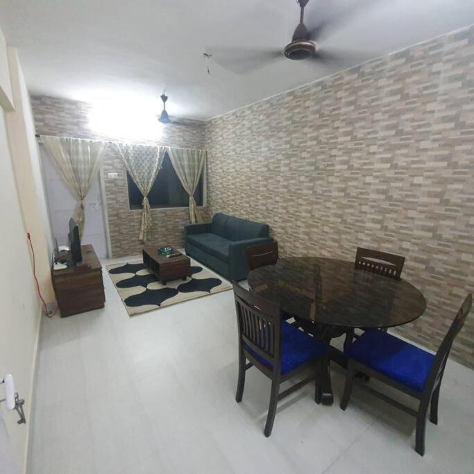 Cozy Retreat in the Heart of Mumbai City - Housity
