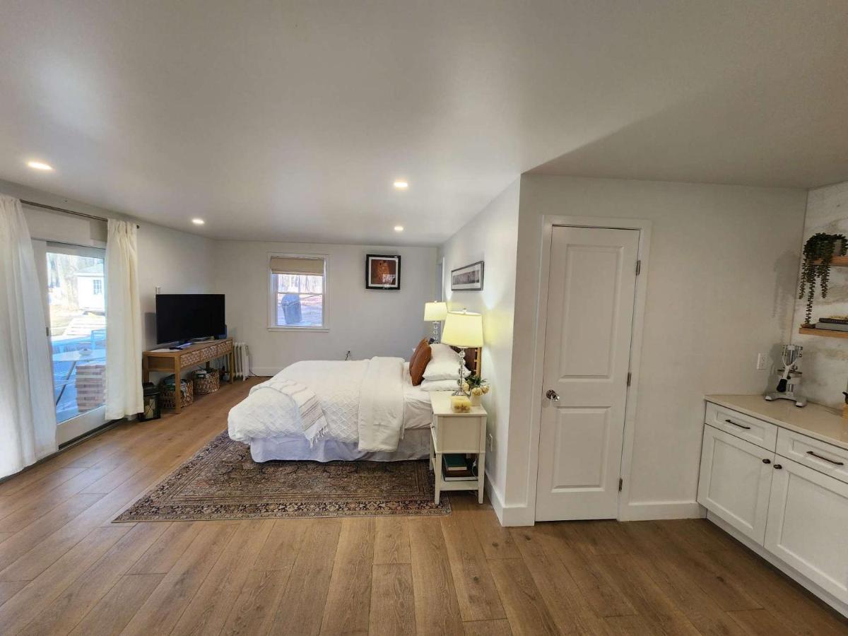 Newly Renovated Guesthouse with Private Pool - Housity