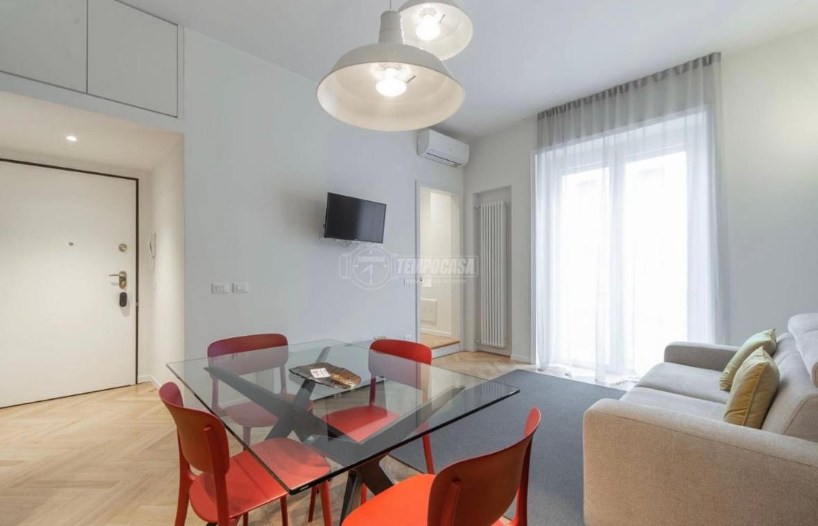 Suitetrails - Milano: Incantevole appartamento in pieno centro - Fancy yellow apartments