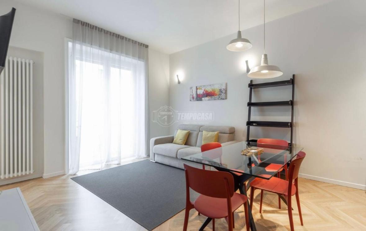 Suitetrails - Milano: Incantevole appartamento in pieno centro - Fancy yellow apartments