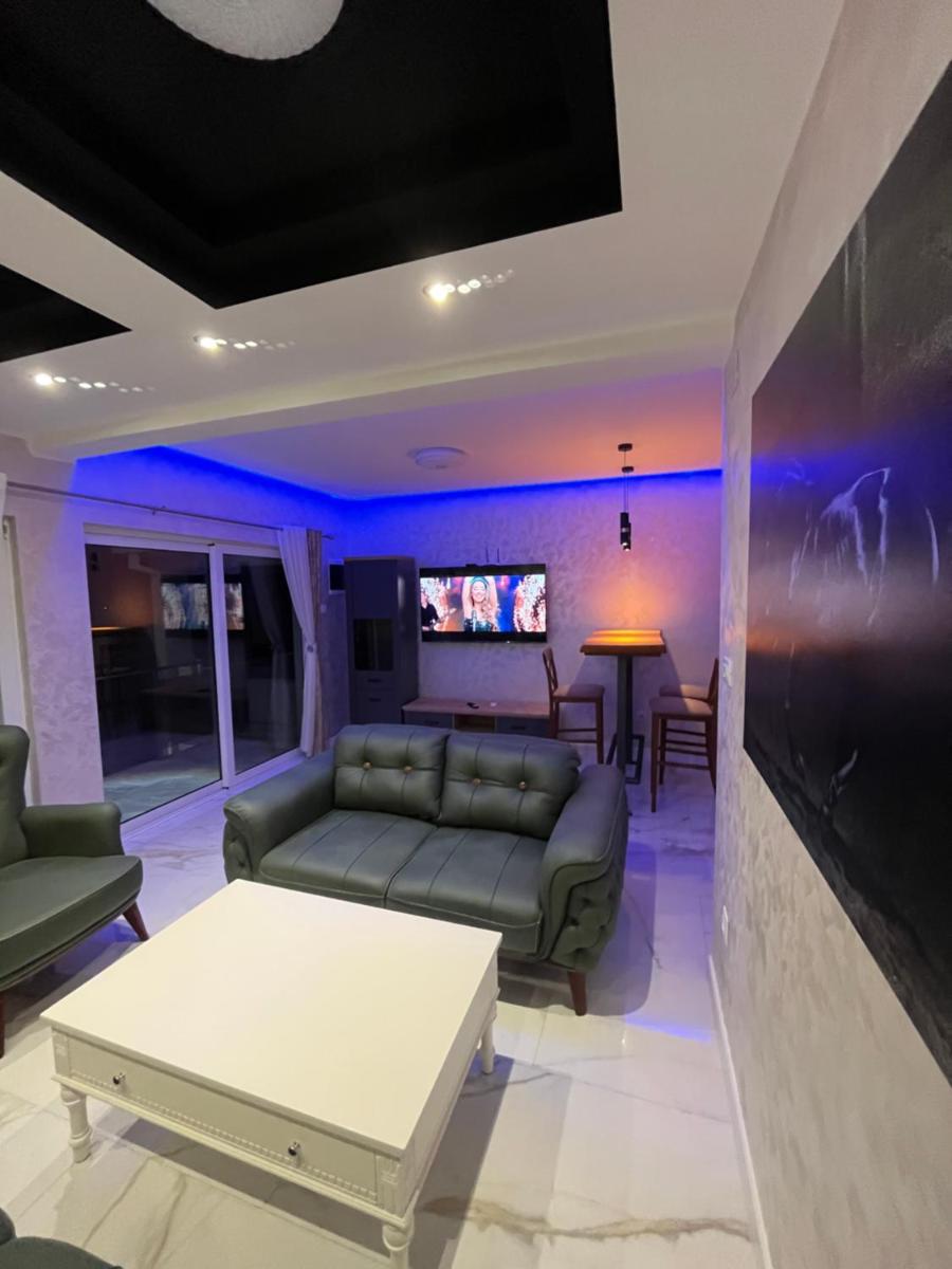 Cezar Apartments - Housity