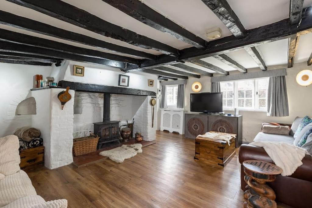 Beautiful Cottage in South Downs National Park - Housity