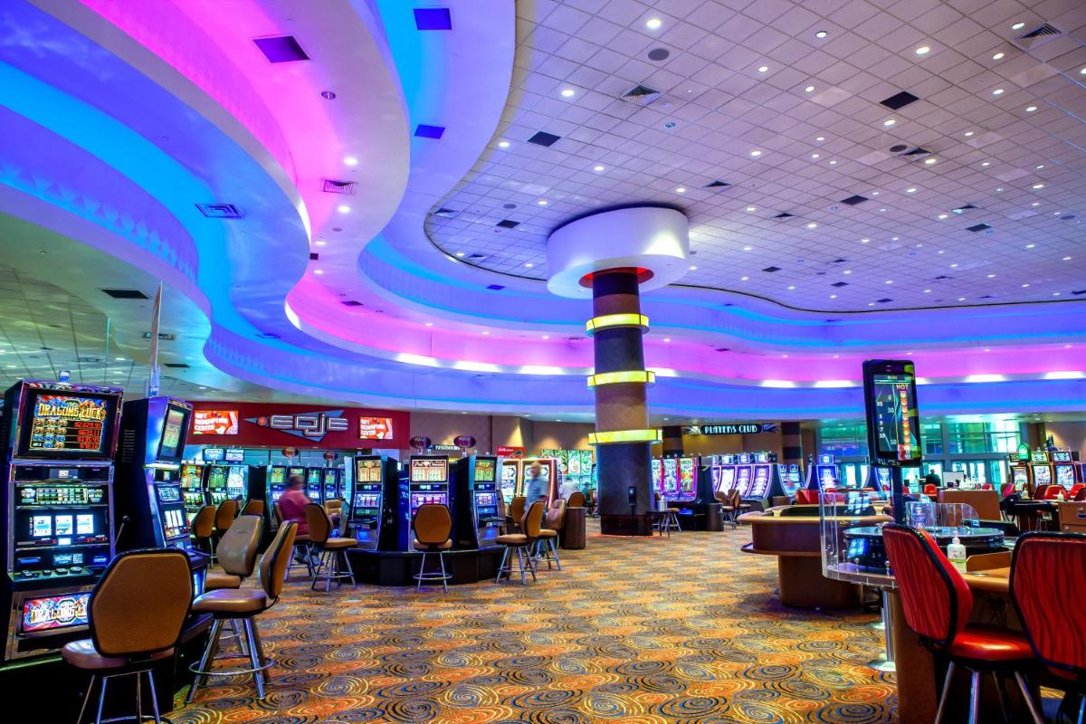 Bally's Quad Cities Casino & Hotel - Housity