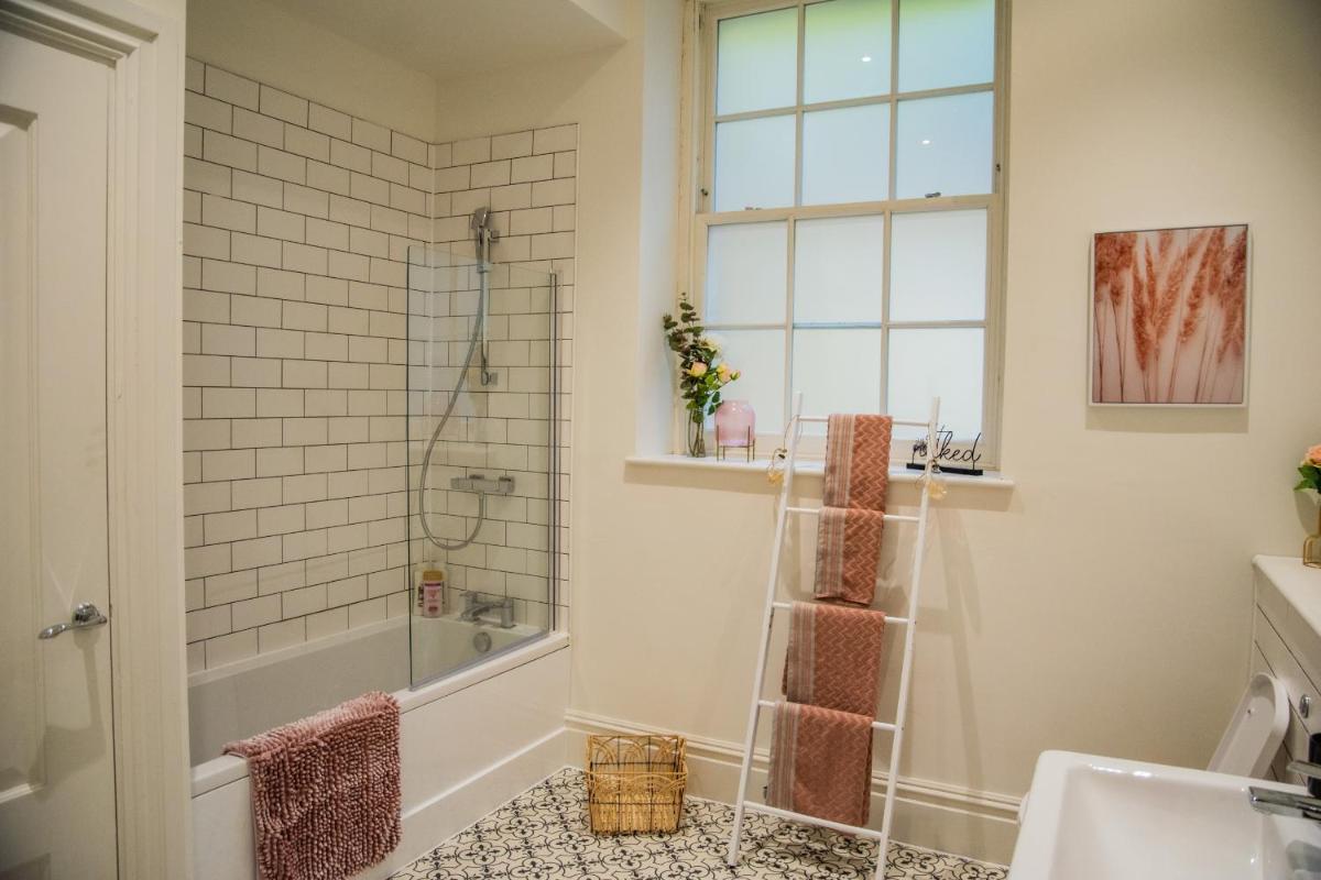 BV Lux 1 Bedroom At Leeds CLiff Oak Mansion House - Housity