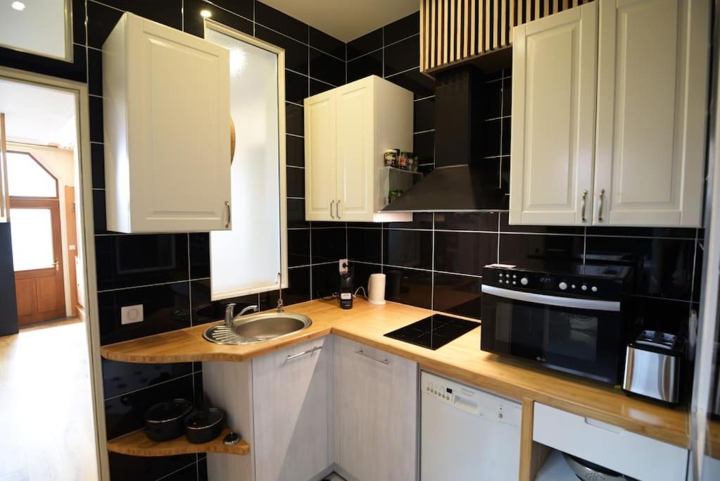 3-room separate unit in Sceaux (80 sq.m/860 sq.ft) - Housity