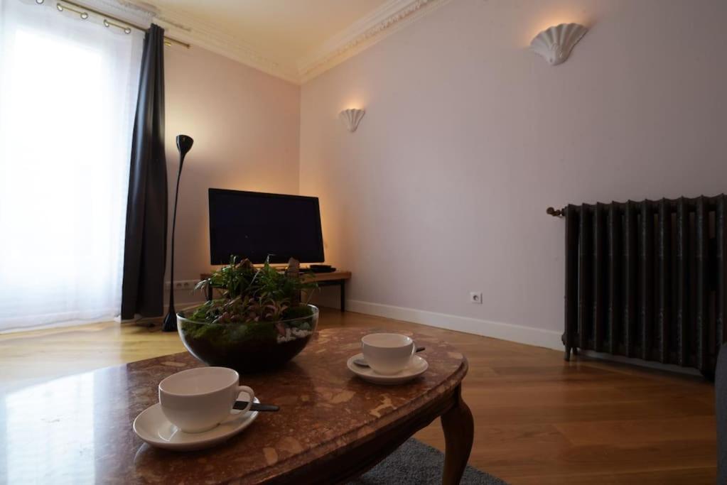 3-room separate unit in Sceaux (80 sq.m/860 sq.ft) - Housity
