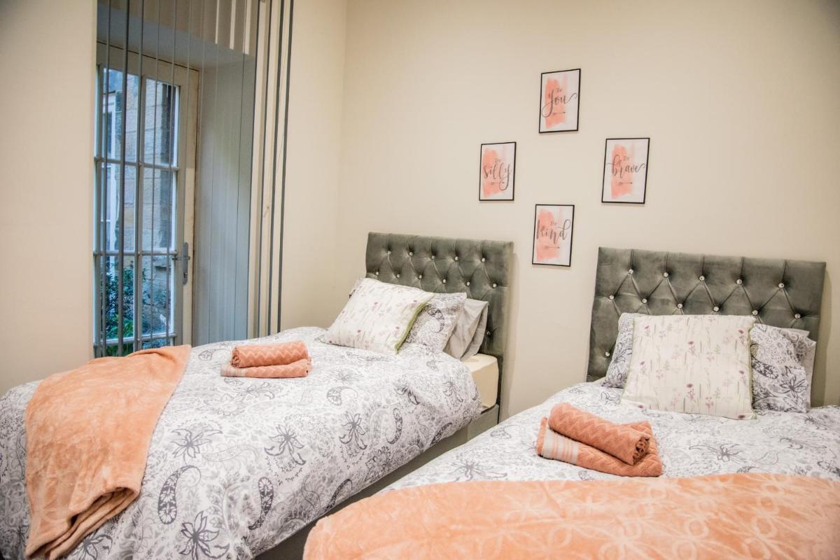 BV Lux 1 Bedroom At Leeds CLiff Oak Mansion House - Housity