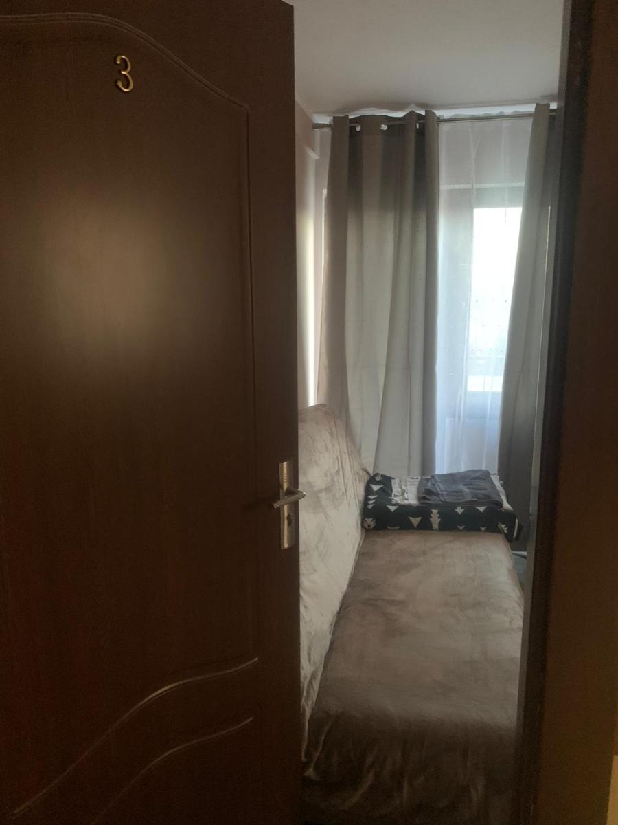 Private room with balcony-NETFLIX - Housity