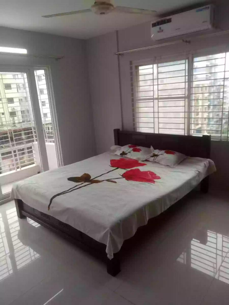 4 Beds Holiday Condo Home in Dhaka - Housity