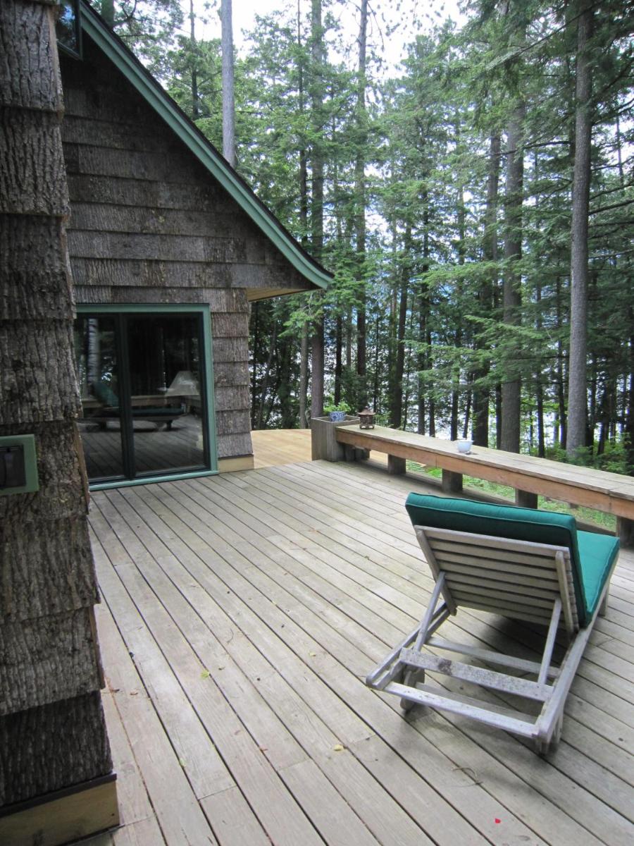 Traditional priest and psychic Elijah - Housity