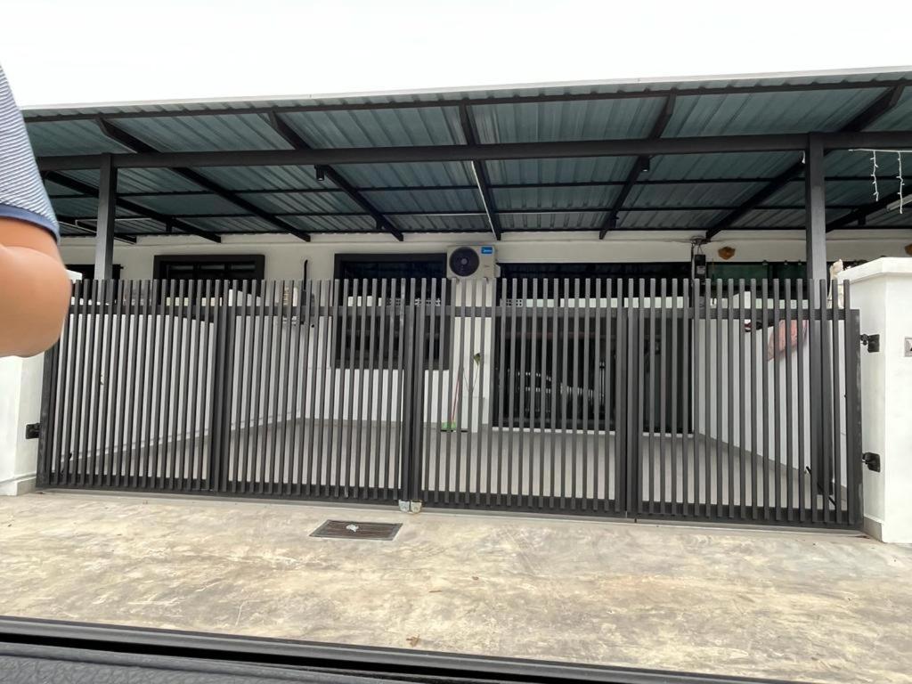 Sure Stay Homestay - Housity