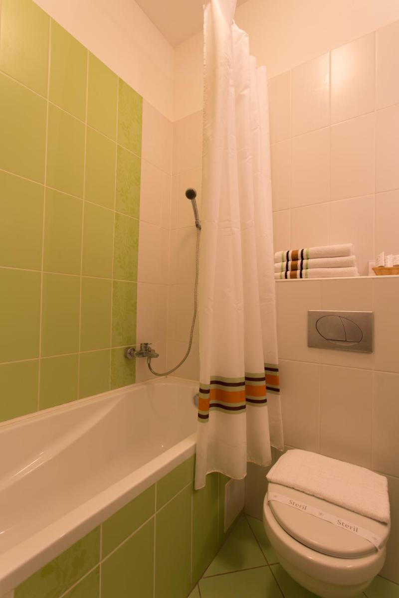 Körös Panzió és Étterem - Housity