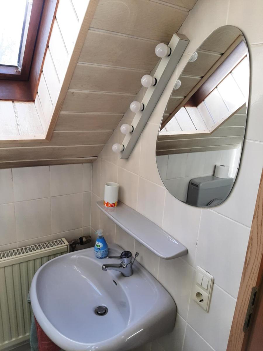 Gästezimmer Löhrbacher Tal - Housity