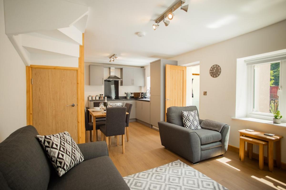 Hazeldene Cottage - Housity