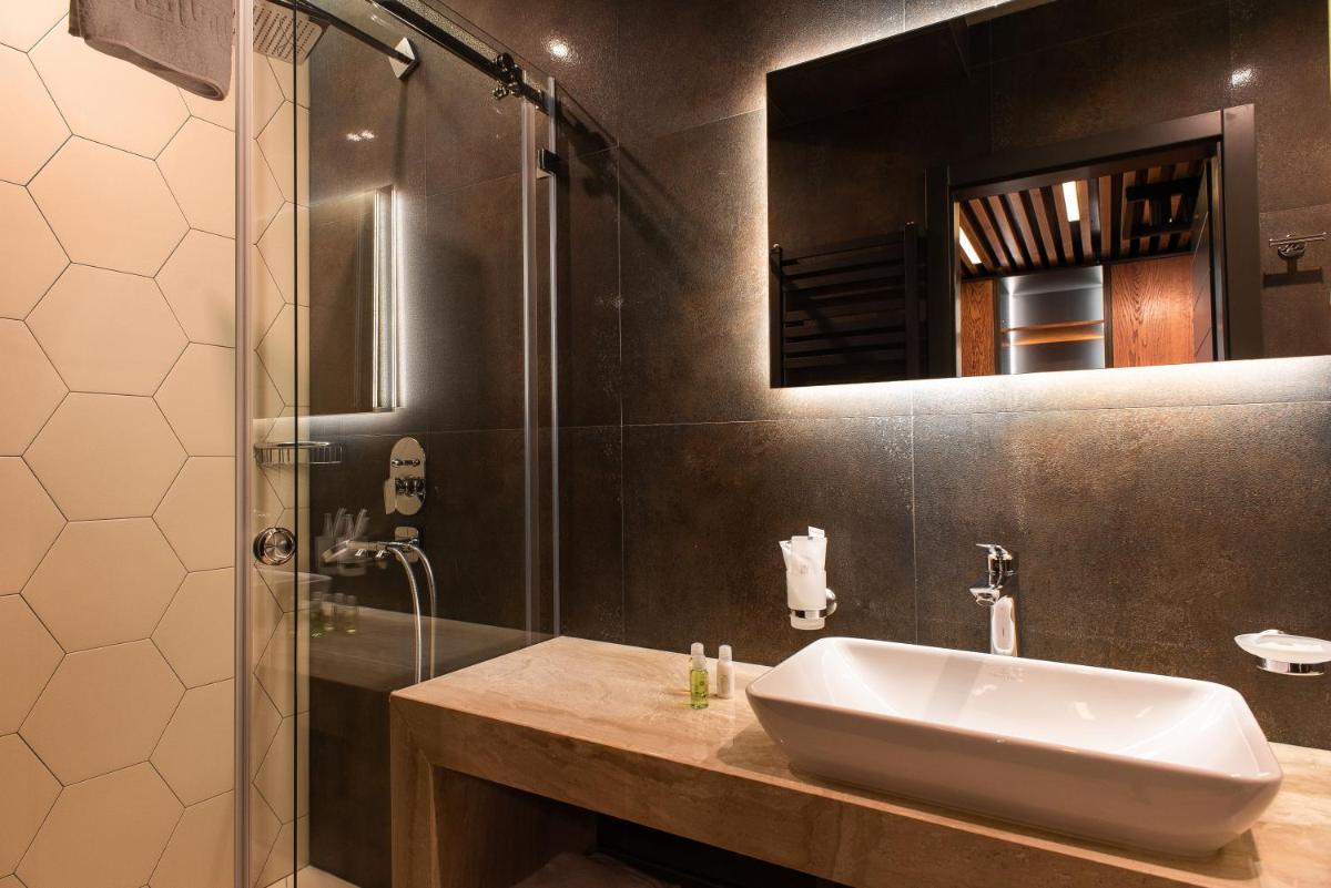 MOJO HALL Hotel - Housity