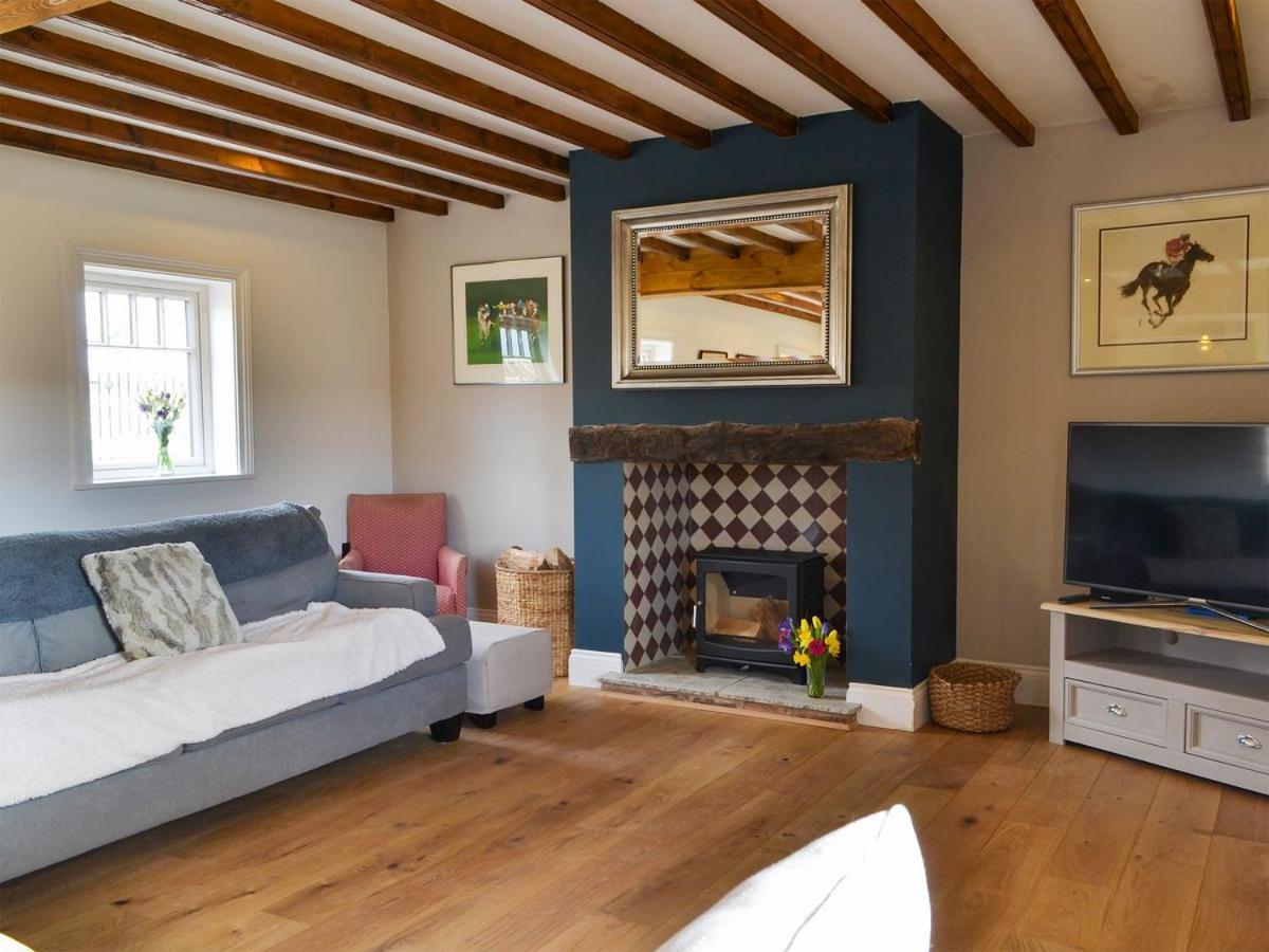 Martin Cottage - UK32941 - Housity