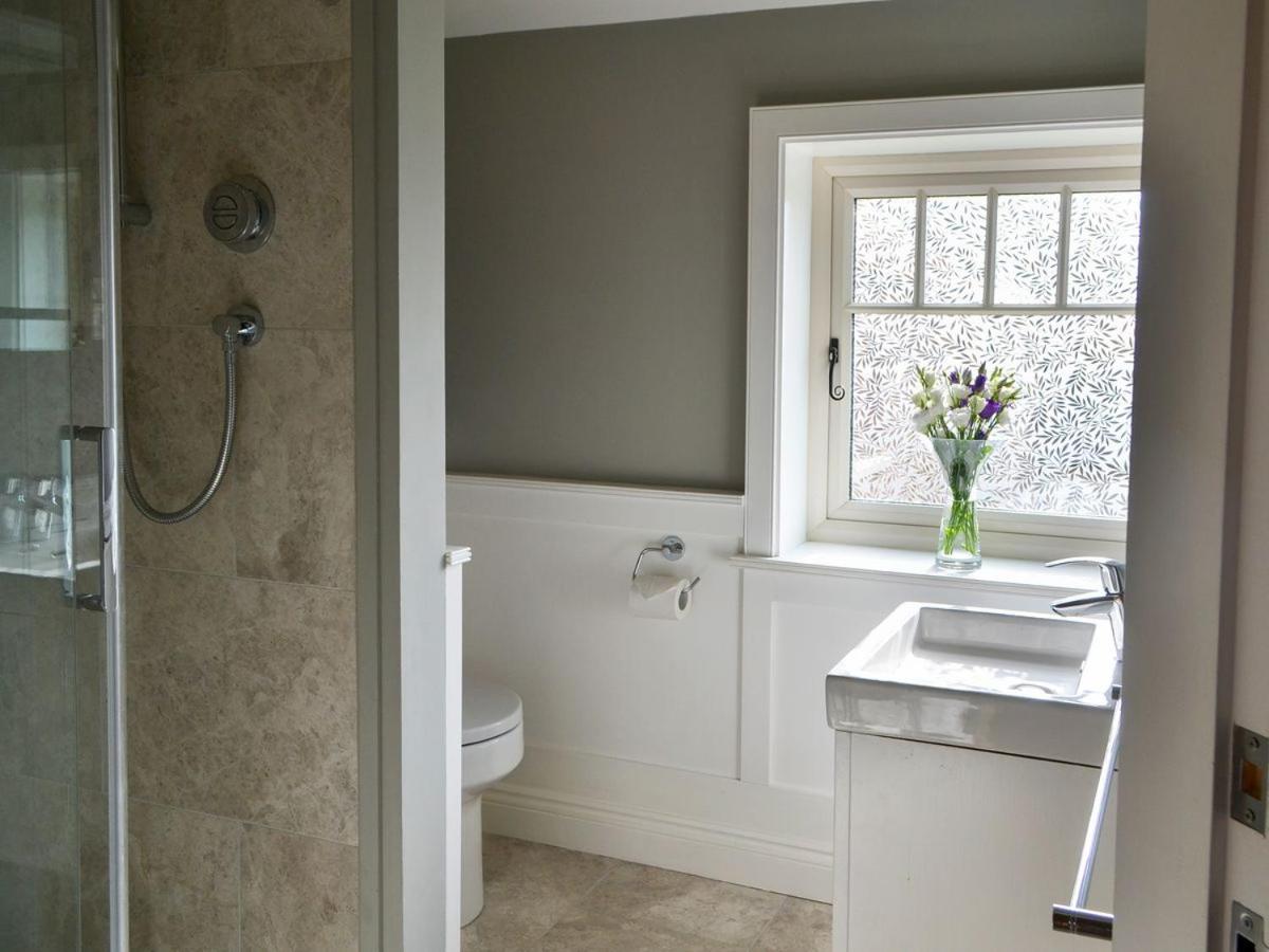 Martin Cottage - UK32941 - Housity