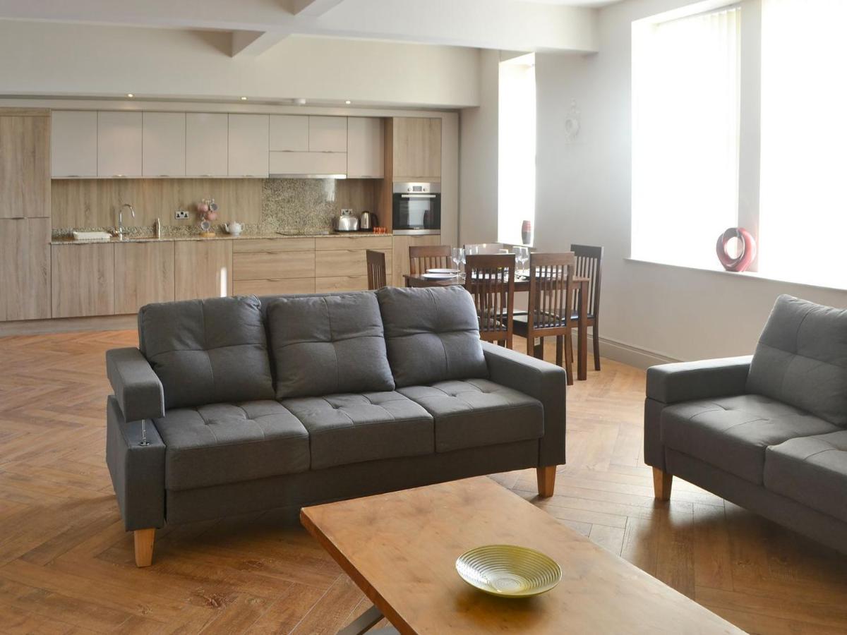 Sea View Apartment - Housity