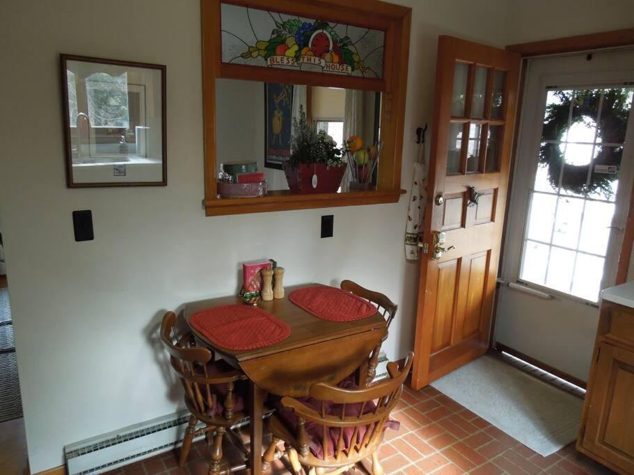 Relax in Nature & Serenity at Bird River Cottage! - Housity