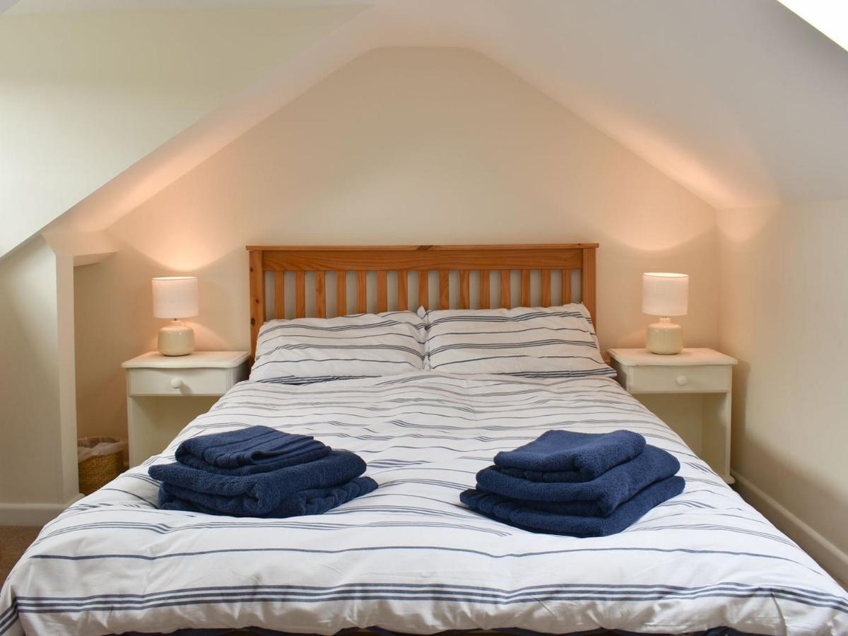 13 Grove Road - Housity
