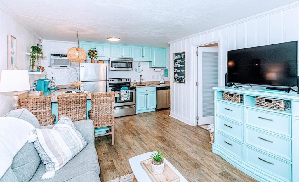 Seaward Escape - Cherry Grove Beach - Housity