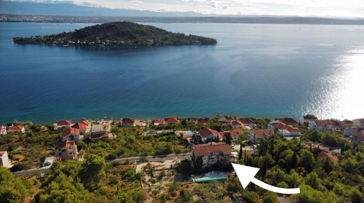 Villa Dinastija - Housity