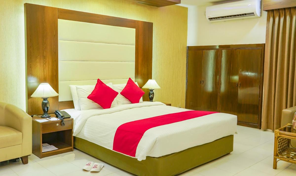 Asia Pacific Hotel - Housity
