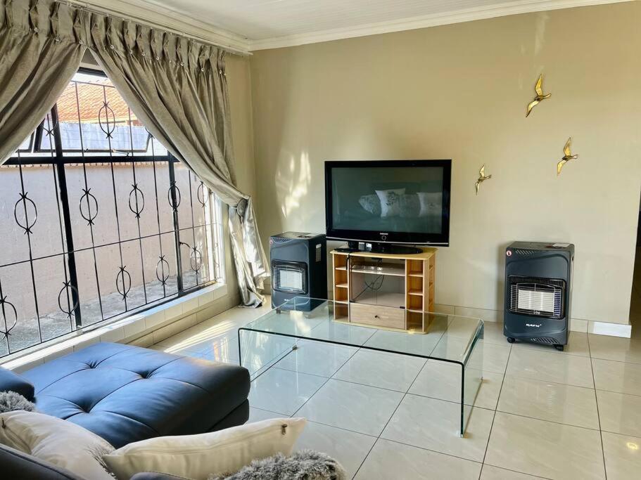 Mndazi Manor - Housity