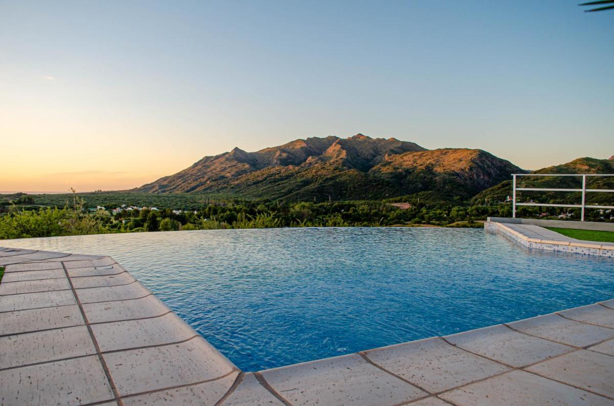 Altos de Los Paraísos Vista al lago y sierras - Housity
