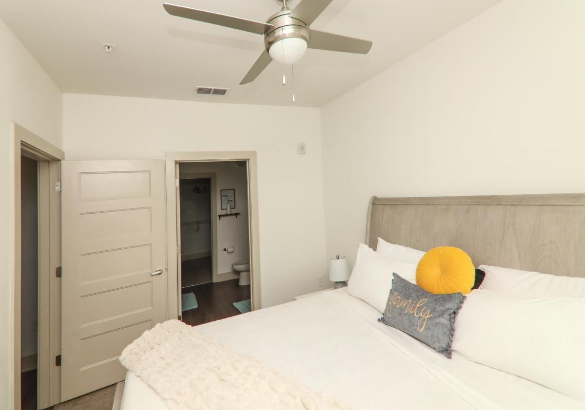 Suitetrails - Luxury with Pool 10mins from Mall of Georgia