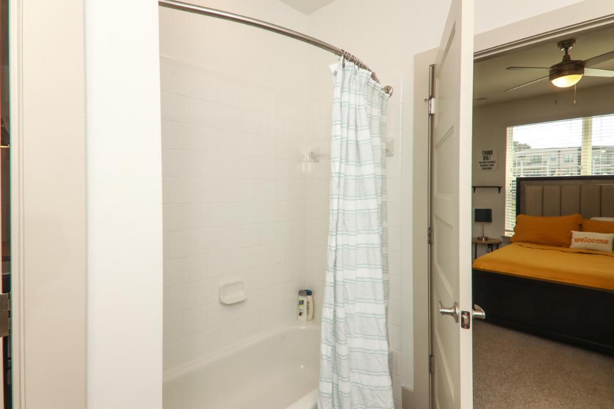 Suitetrails - Luxury with Pool 10mins from Mall of Georgia
