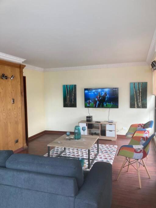céntrico y amplio departamento con terrazas - Housity