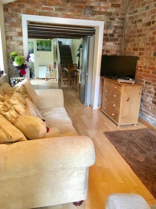 Ivy House Barn, Heckington - Housity
