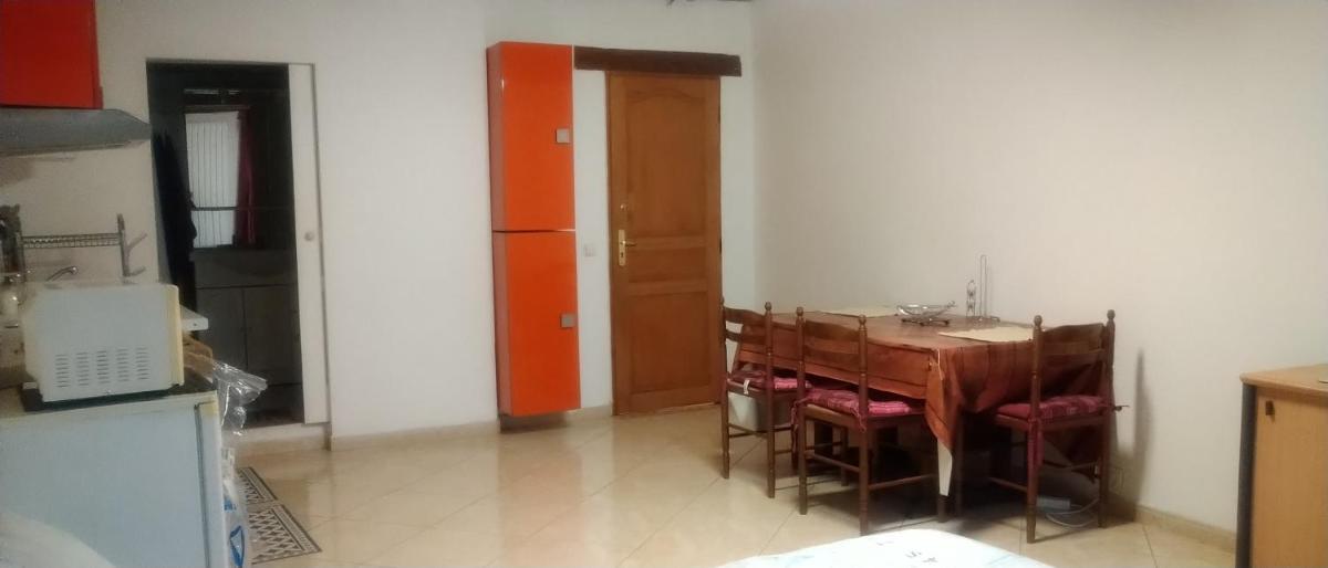 F2 accueillant de 54 m² refait à neuf - Housity