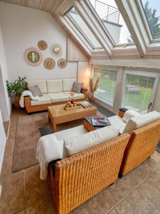 Spacious house with sun porch and big garden - Housity