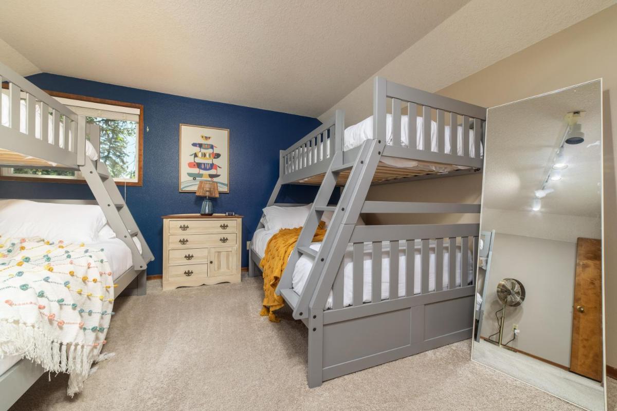 The Restful Retreat: king Bed + yard - Housity