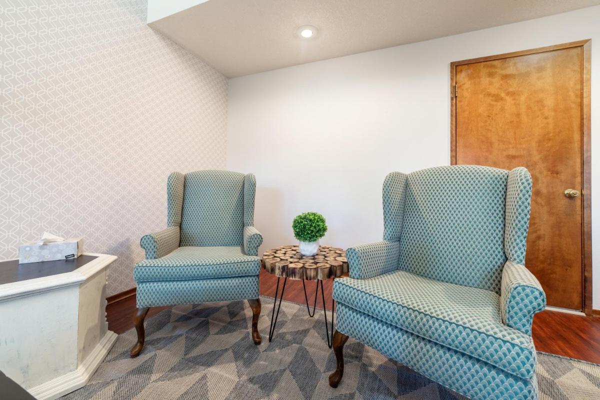 The Restful Retreat: king Bed + yard - Housity