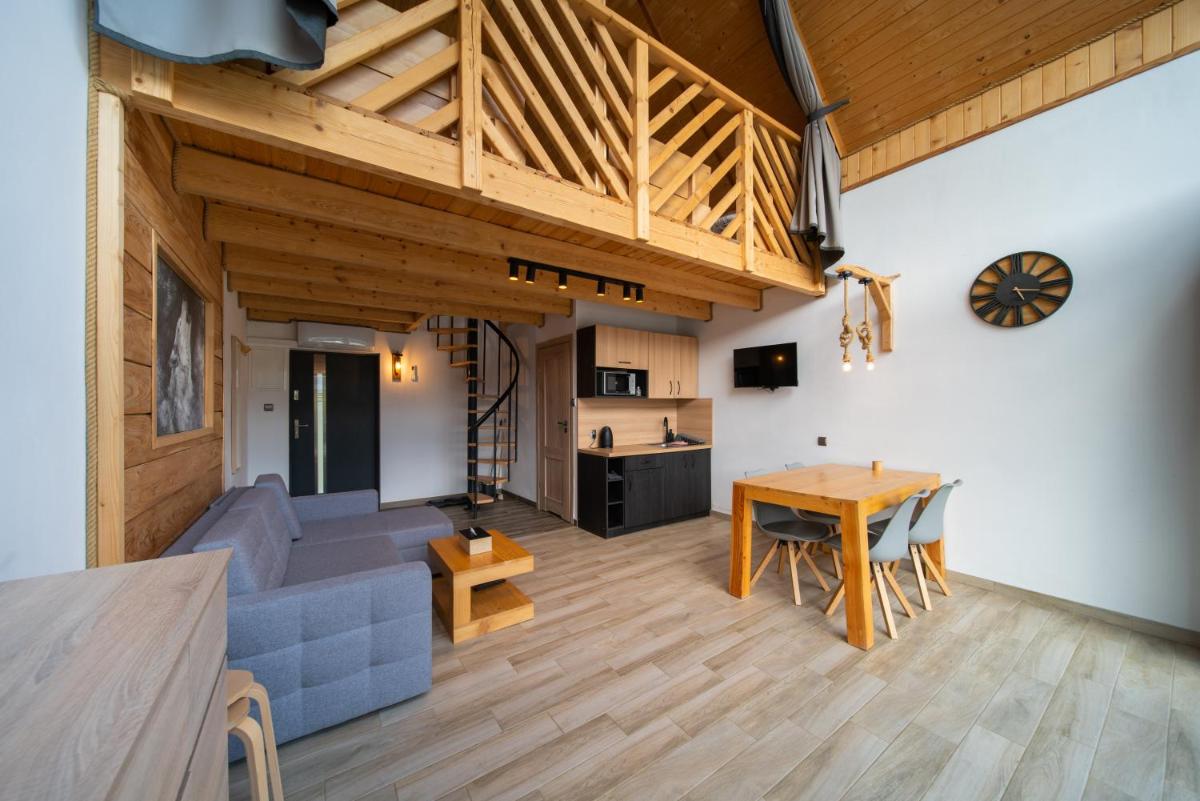 Dolina Gwiazd - Housity