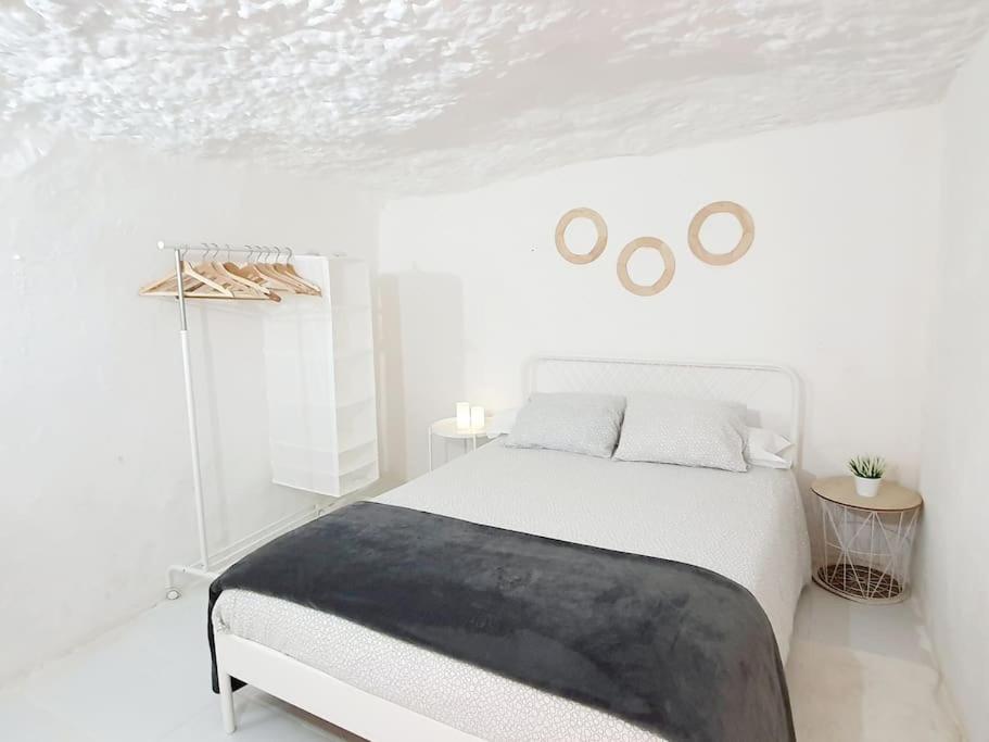 Casa Cueva a 15 minutos del centro de Valencia - Housity