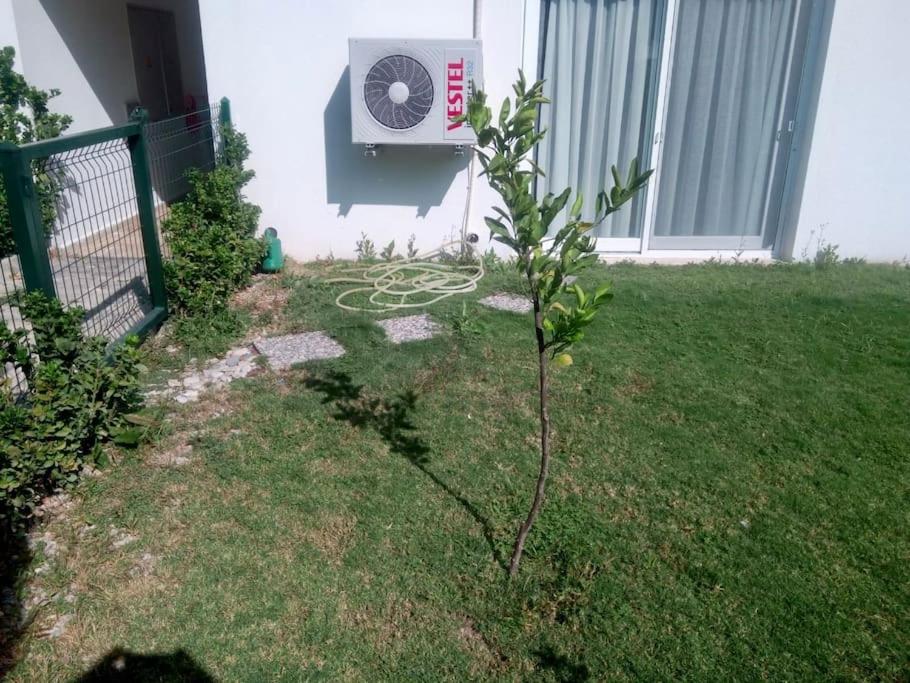 Cozy, modern duplex house with garden and shared swimming pool - Housity