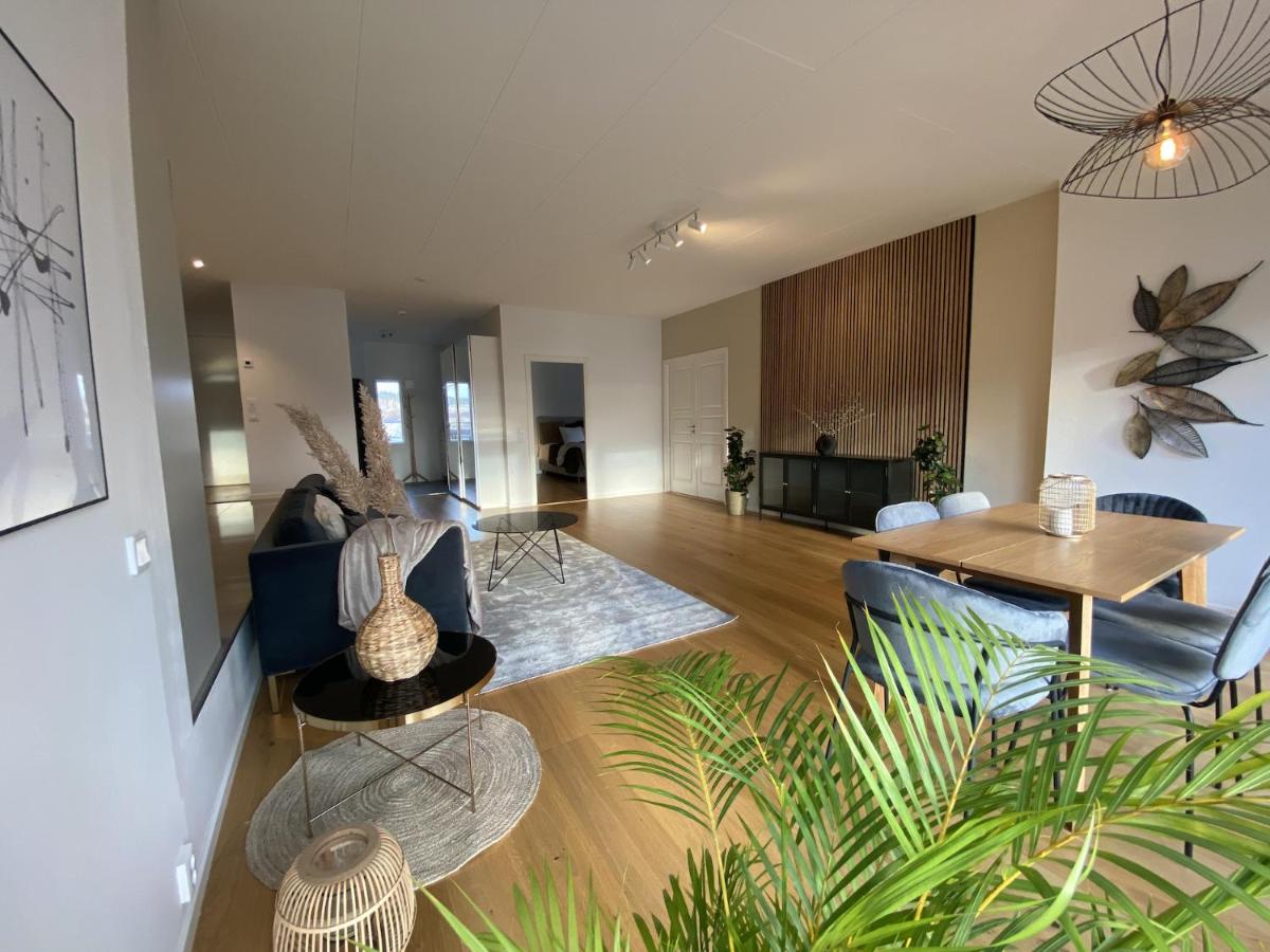 Luxurious villa with free parking - Housity