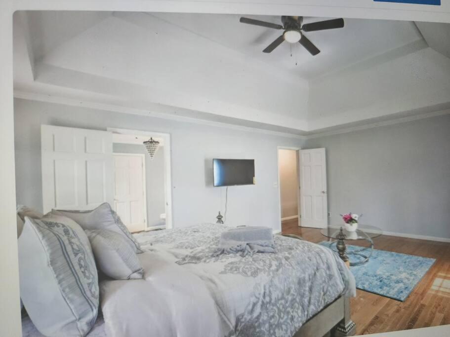 Summerville Retreat - Housity