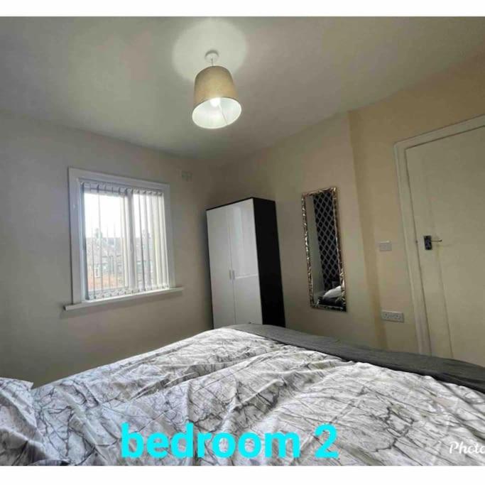 Cheerful 3 bed semi-detached property - Housity