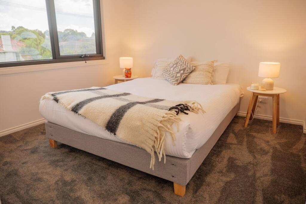 Brand new 4 bed in Chadstone - Housity